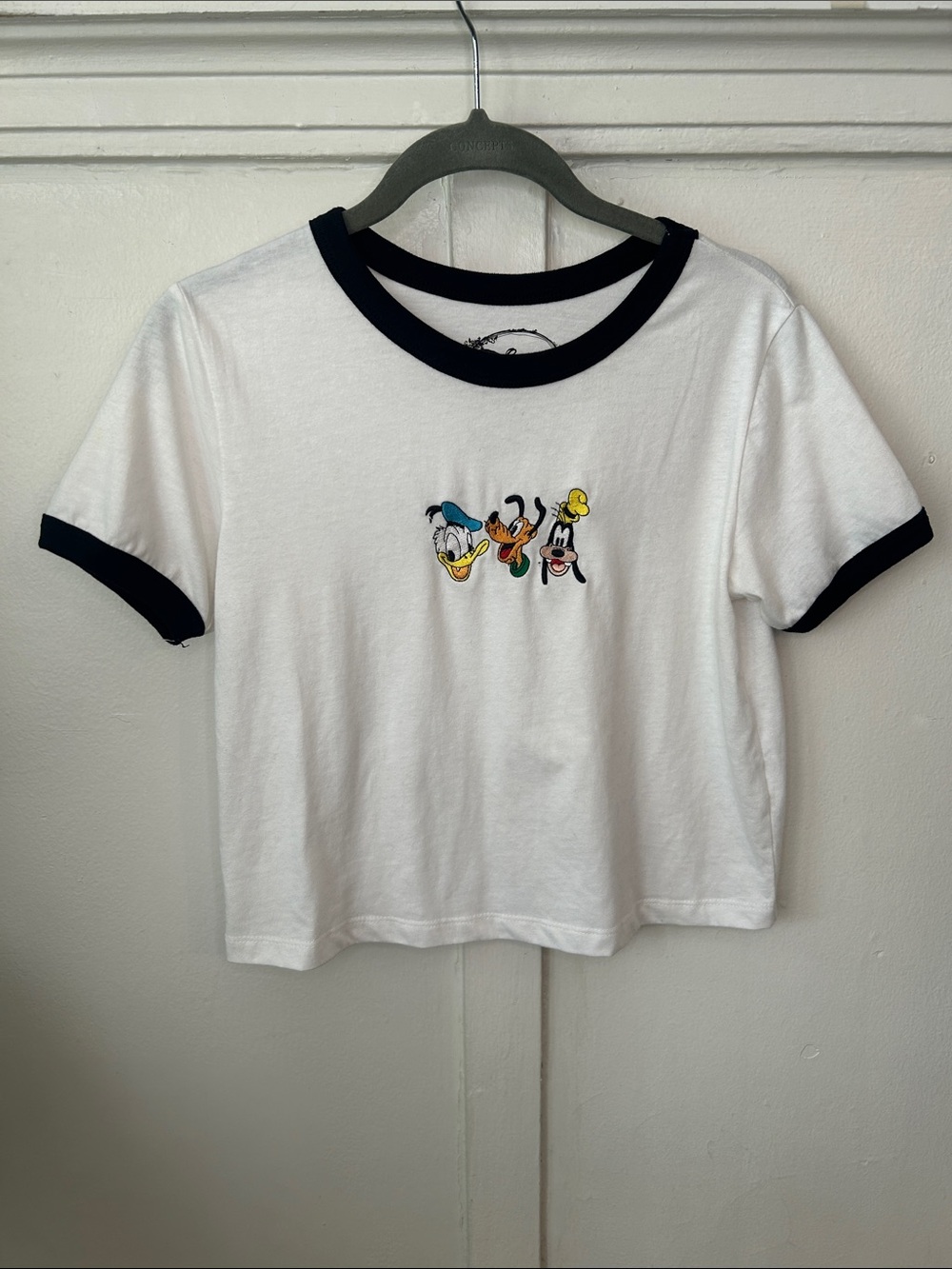 Disney Friends Cropped White Tee with Donald Pluto and Goofy Black Trim Medium